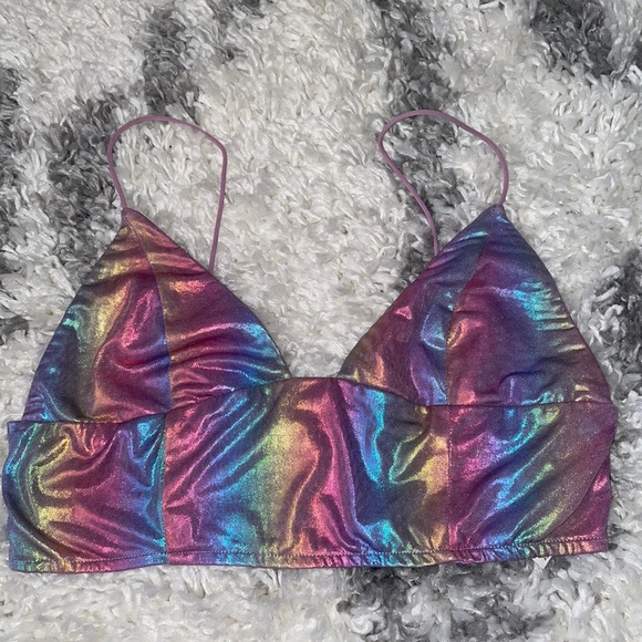 Monochromatic crop top - Picture 1 of 2